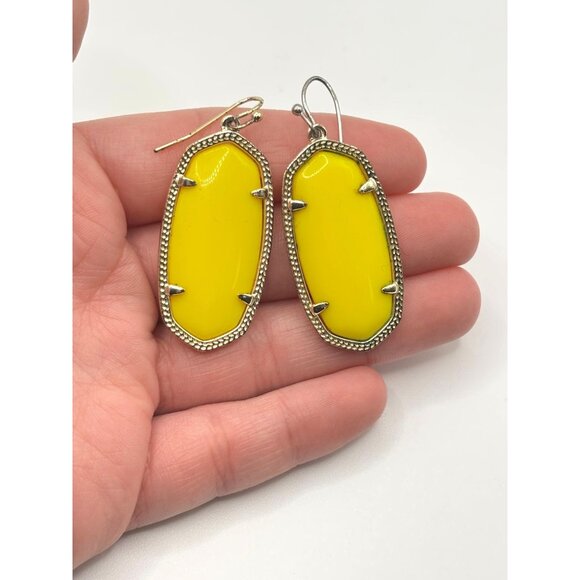 Kendra Scott Elle Drop Earrings Yellow Glass & Gold - Picture 4 of 6